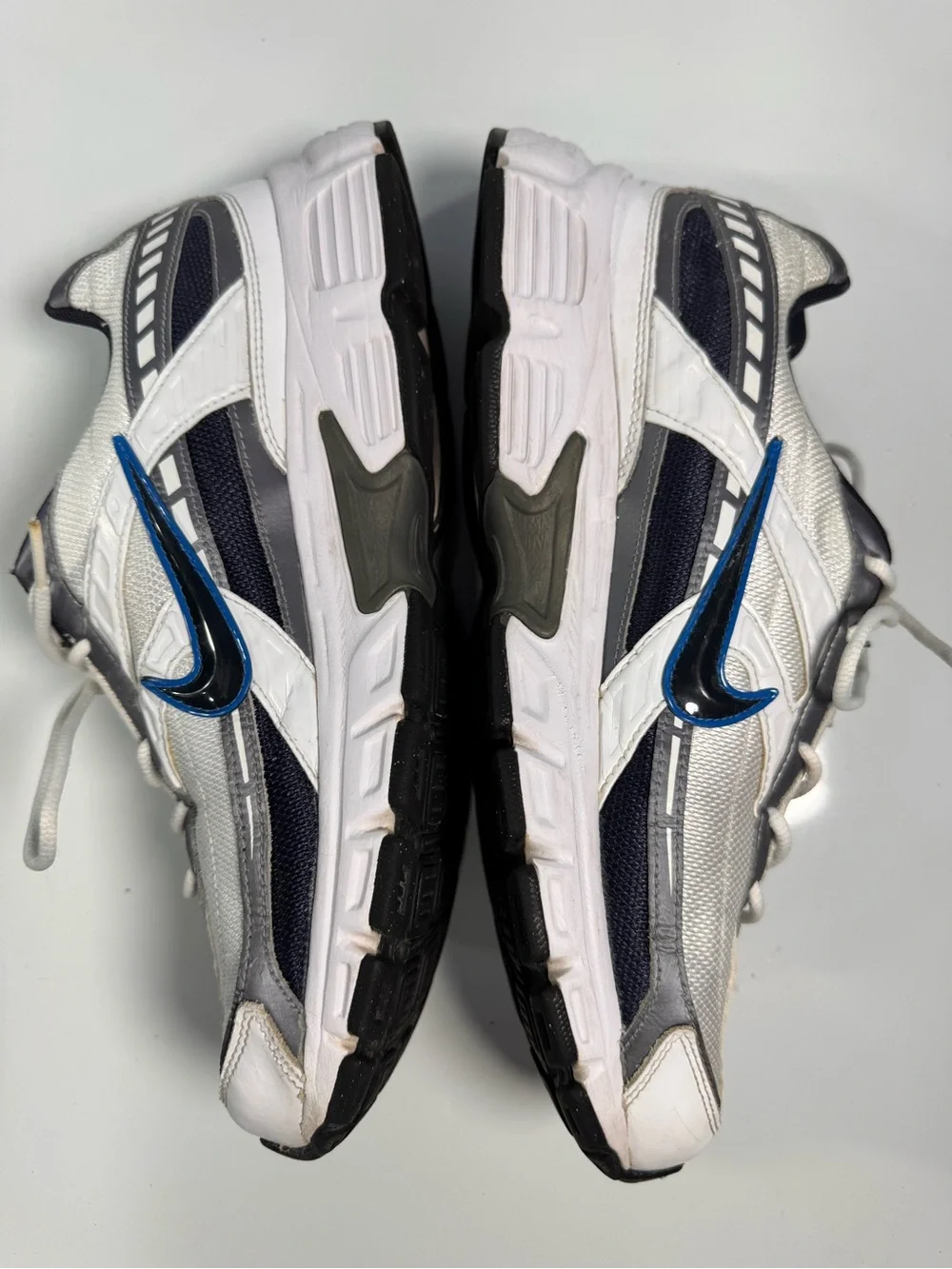 Nike Initiator Mens11.5 White Metallic Grey Obsisian Blue Running Shoes
